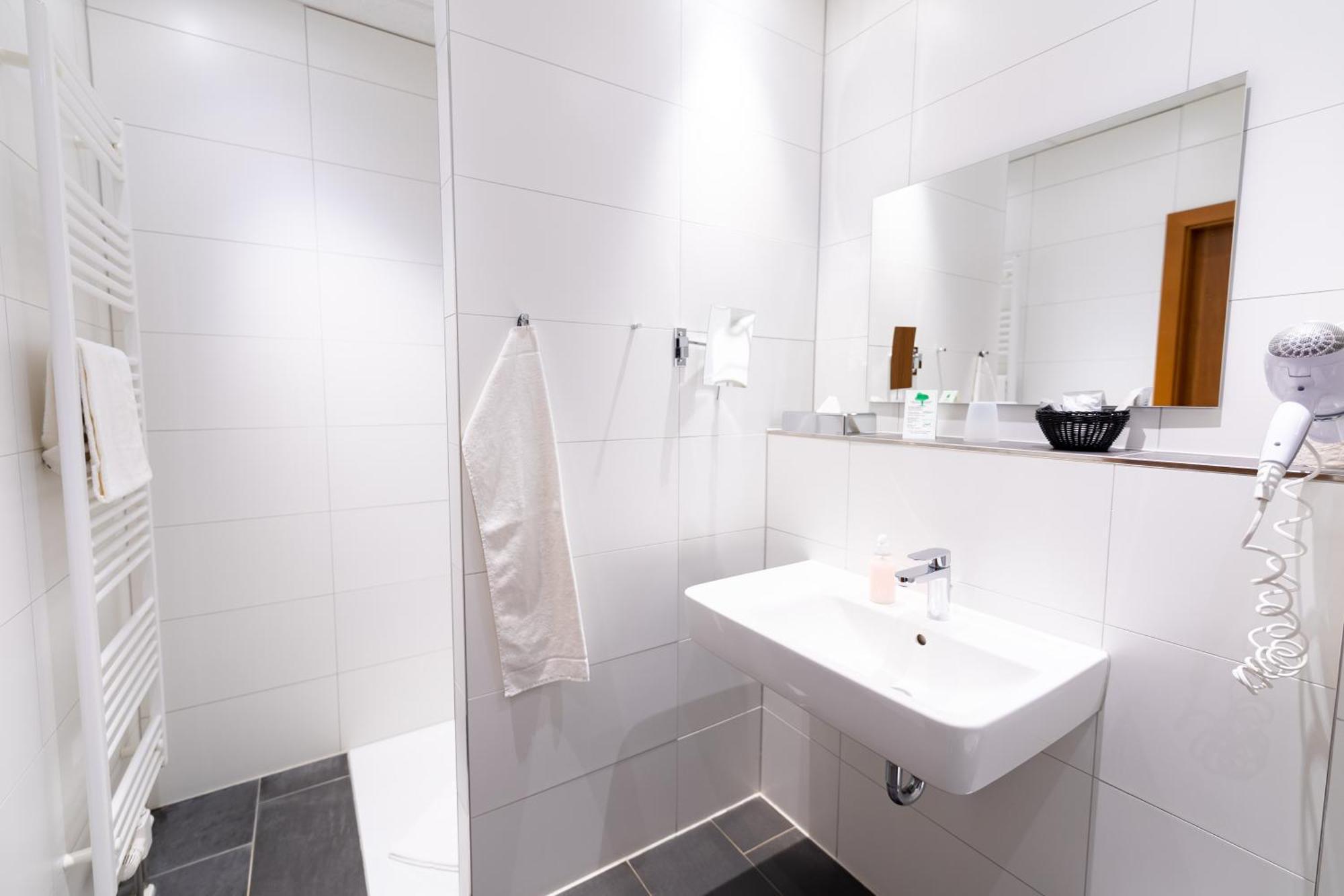 Hotel Darstein Altrip Экстерьер фото