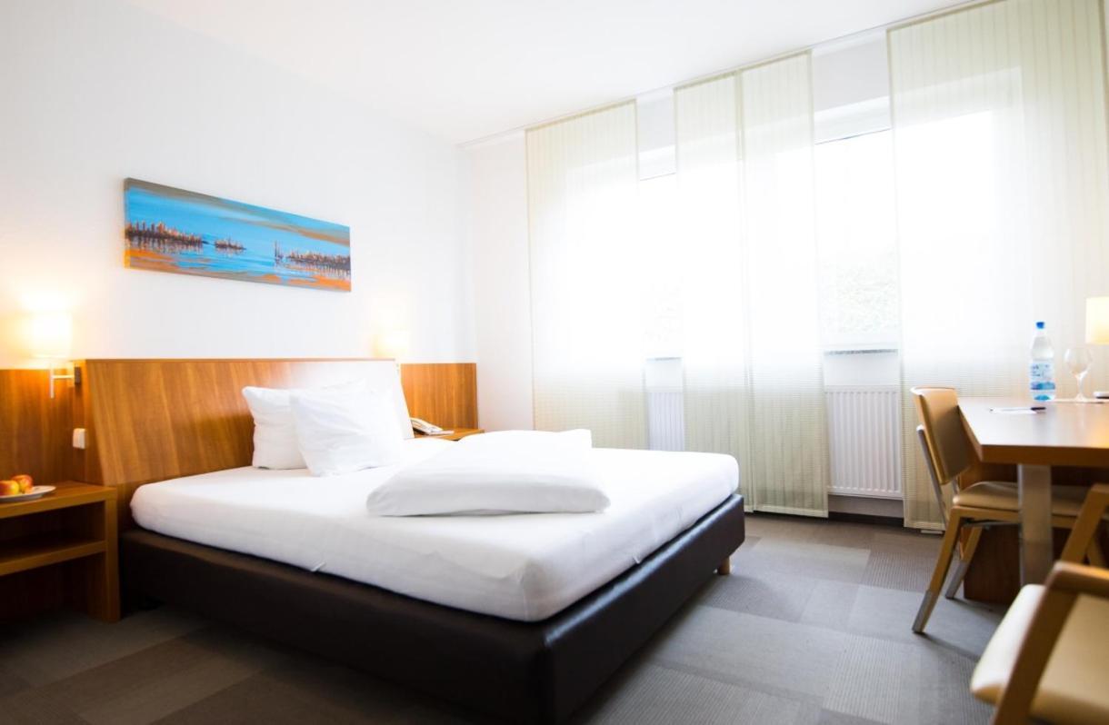 Hotel Darstein Altrip Экстерьер фото