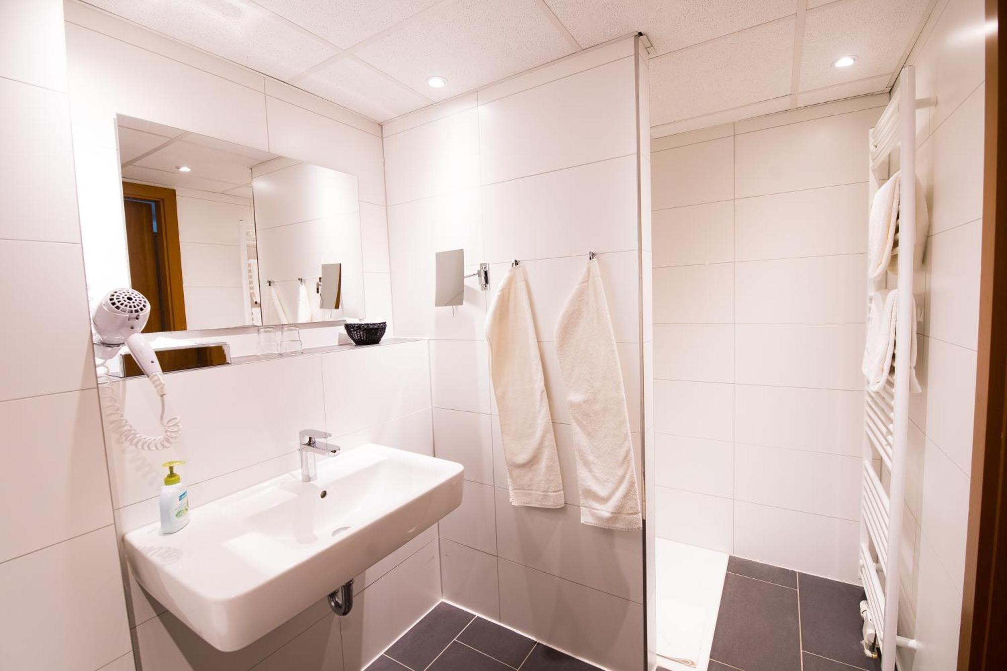 Hotel Darstein Altrip Экстерьер фото